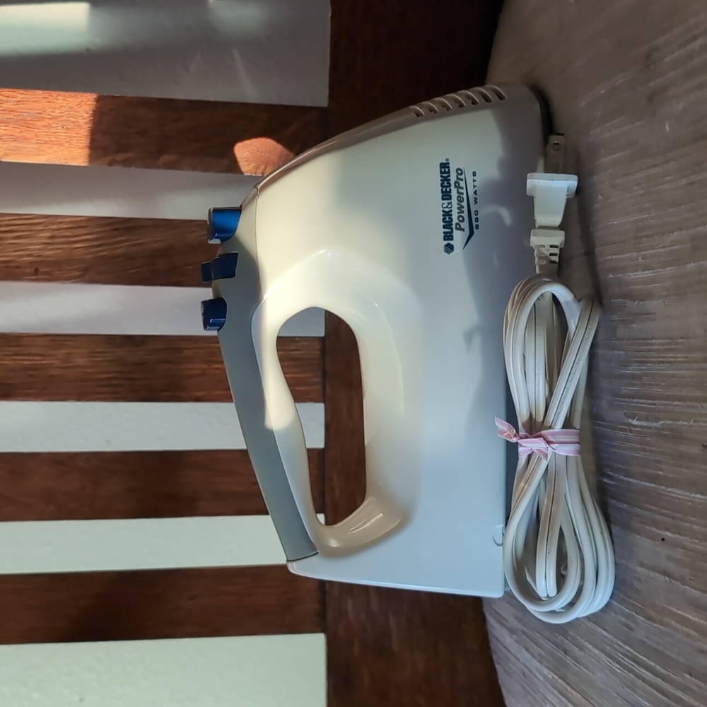 Black and Decker Power Pro 250 watt Hand Mixer